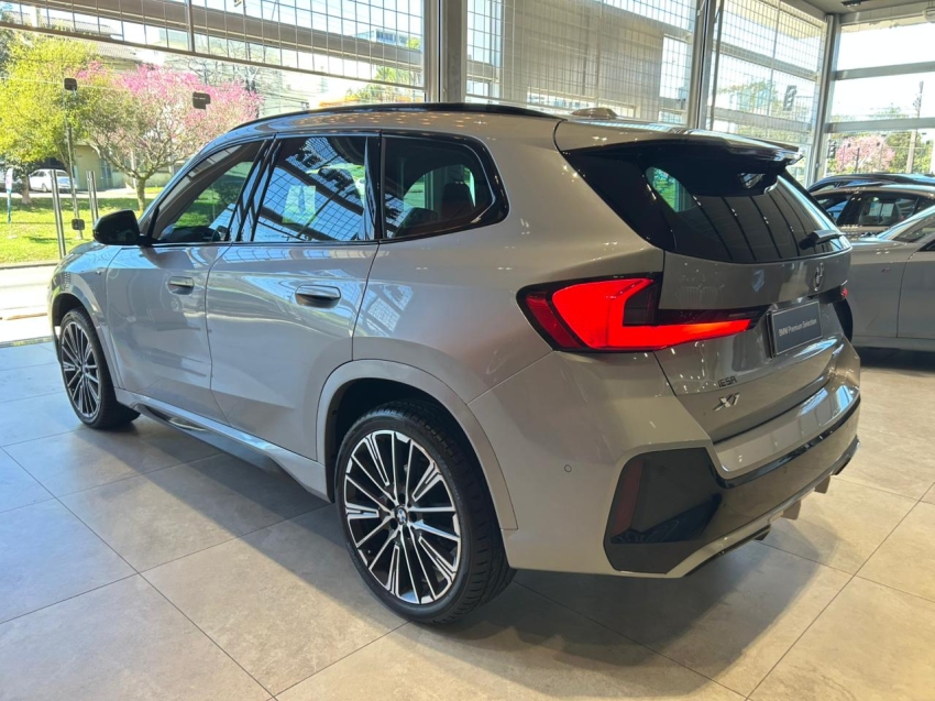 bmw x1 2.0 16v turbo gasolina sdrive20i m sport steptronic 1.9 5p automatico 20255