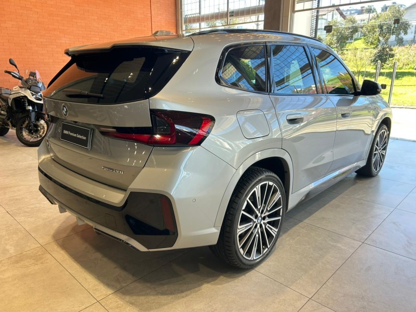 bmw x1 2.0 16v turbo gasolina sdrive20i m sport steptronic 1.9 5p automatico 20257