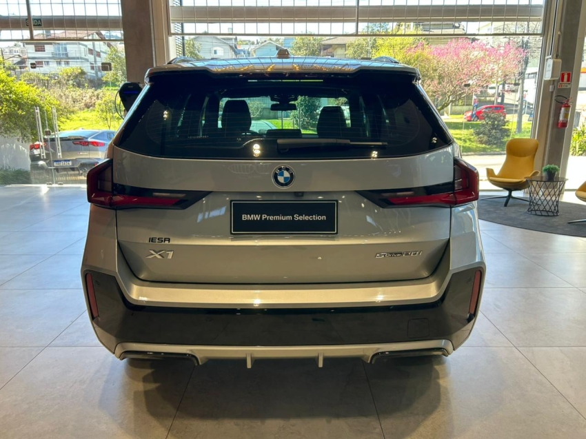 bmw x1 2.0 16v turbo gasolina sdrive20i m sport steptronic 1.9 5p automatico 20258