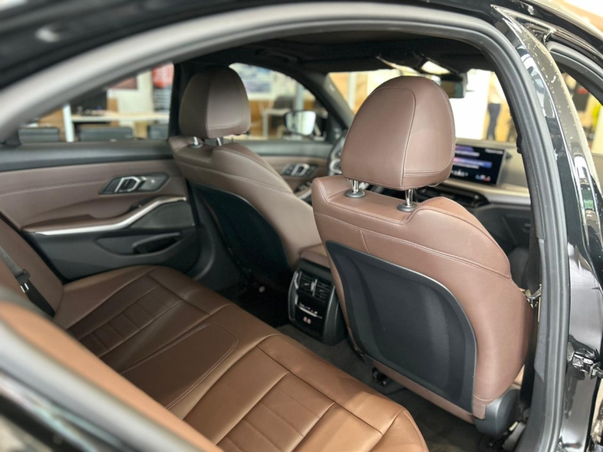 bmw 320i 2.0 16v turbo flex m sport automatico 1.9 gasolina 4p 202511