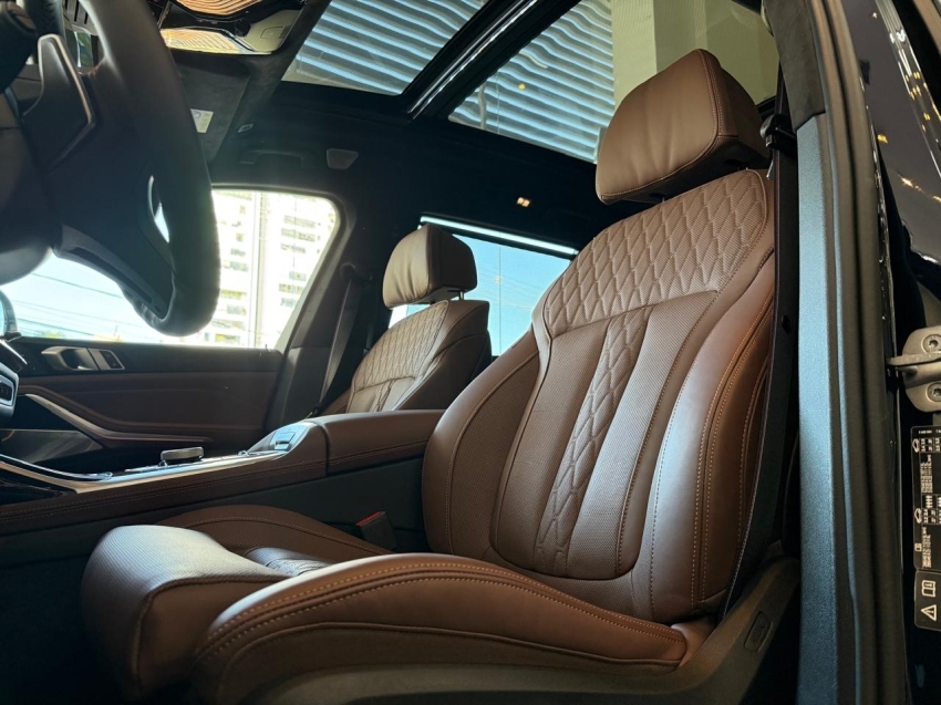 bmw x7 4.4 v8 gasolina m60i steptronic 2025