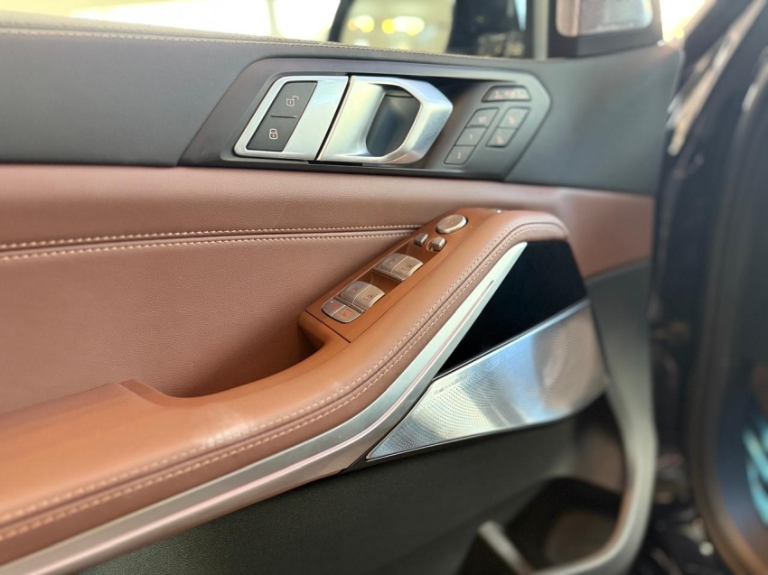 bmw x7 4.4 v8 gasolina m60i steptronic 2025