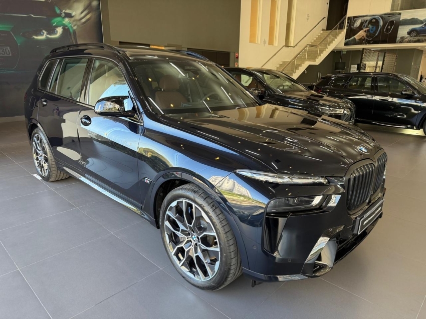 bmw x7 4.4 v8 gasolina m60i steptronic 2025