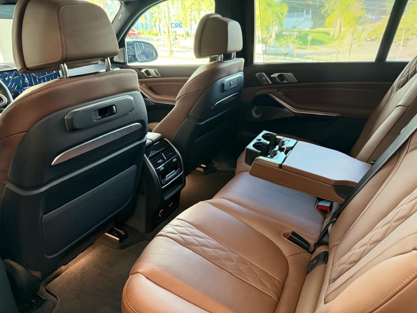 bmw x7 4.4 v8 gasolina m60i steptronic 2025