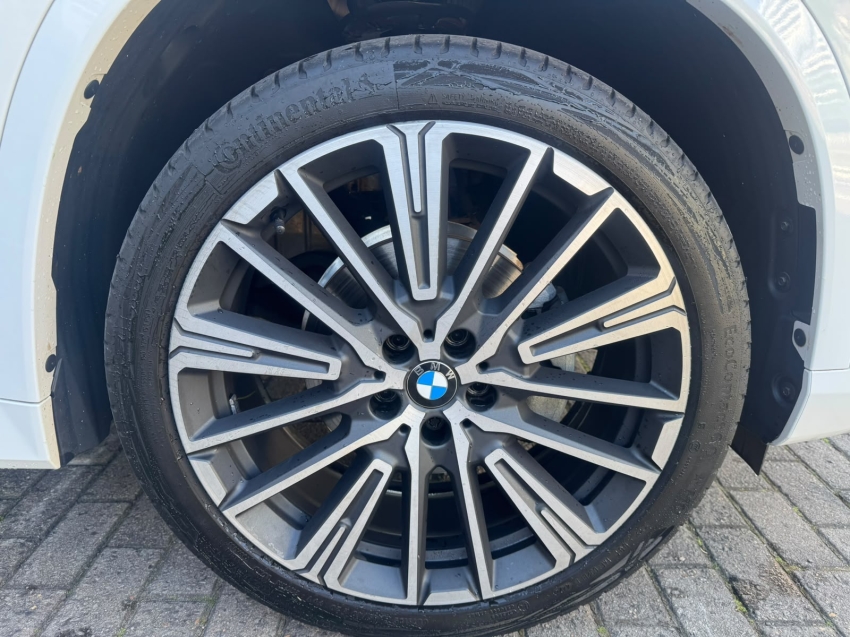 bmw x1 2.0 16v turbo gasolina sdrive20i m sport steptronic 1.9 5p automatico 202517