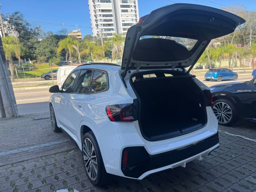 bmw x1 2.0 16v turbo gasolina sdrive20i m sport steptronic 1.9 5p automatico 20257