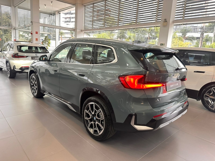 bmw x1 2.0 16v turbo gasolina sdrive20i x-line steptronic 4p automatico 2025