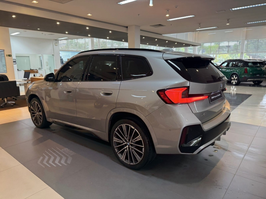 bmw x1 2.0 16v turbo gasolina sdrive20i m sport steptronic 1.9 4p automatico 2023