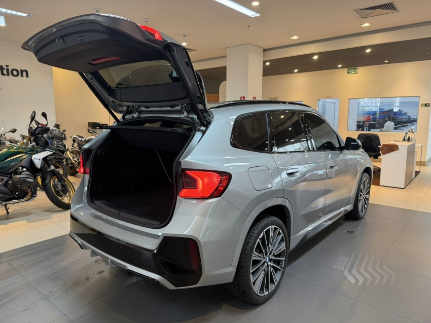 bmw x1 2.0 16v turbo gasolina sdrive20i m sport steptronic 1.9 4p automatico 2023
