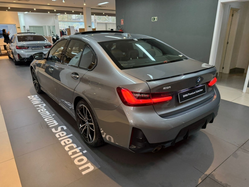 bmw 330e 2.0 16v turbo hibrido m sport automatico 4p 2024