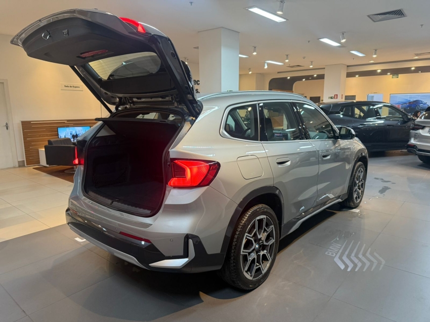bmw x1 2.0 16v turbo gasolina sdrive20i x-line steptronic 5p automatico 2023