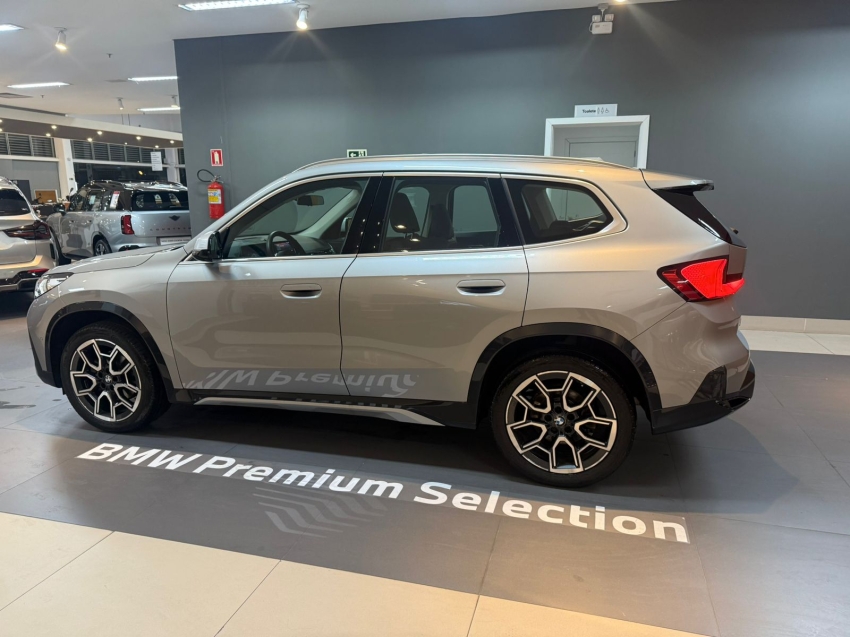 bmw x1 2.0 16v turbo gasolina sdrive20i x-line steptronic 5p automatico 2023