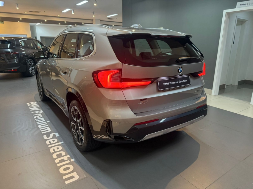 bmw x1 2.0 16v turbo gasolina sdrive20i x-line steptronic 5p automatico 2023