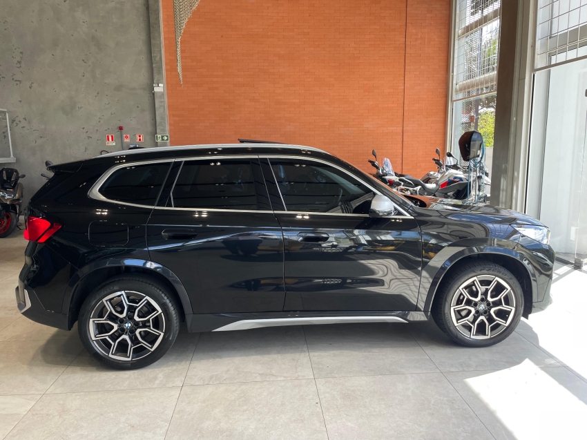 bmw x1 2.0 16v turbo gasolina sdrive20i x-line steptronic 4p automatico 2023