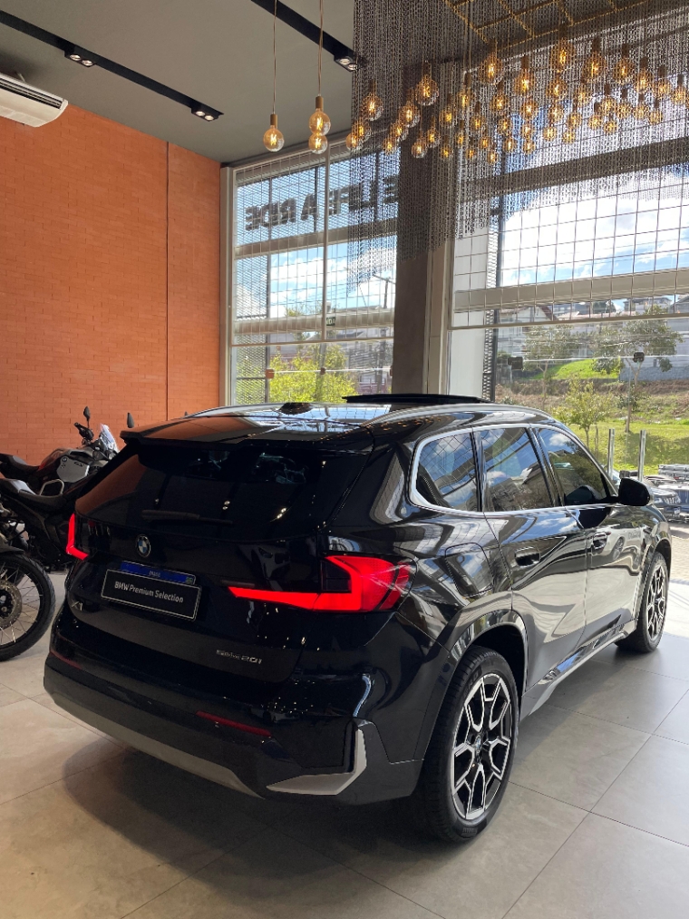 bmw x1 2.0 16v turbo gasolina sdrive20i x-line steptronic 4p automatico 2023