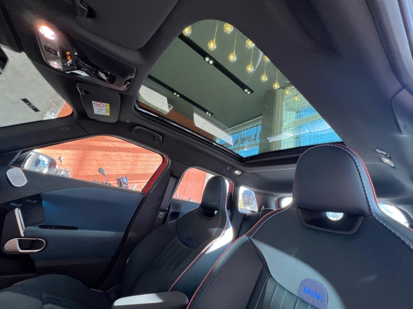 mini aceman 54,2 kw eletrico se 2.0 4p automatico 2025