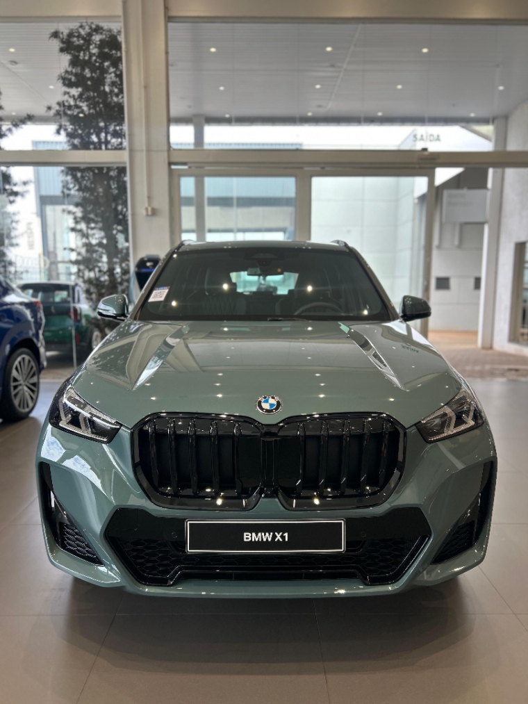 bmw x1 2.0 16v turbo gasolina sdrive20i m sport steptronic 4p automatico 2025