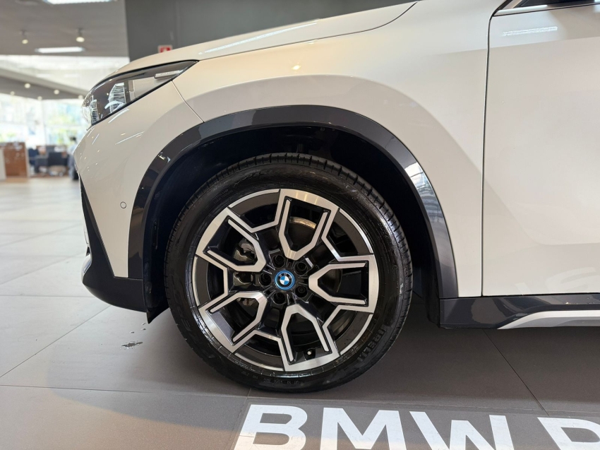 bmw ix1 eletrico edrive20 x line 4p automatico 2025
