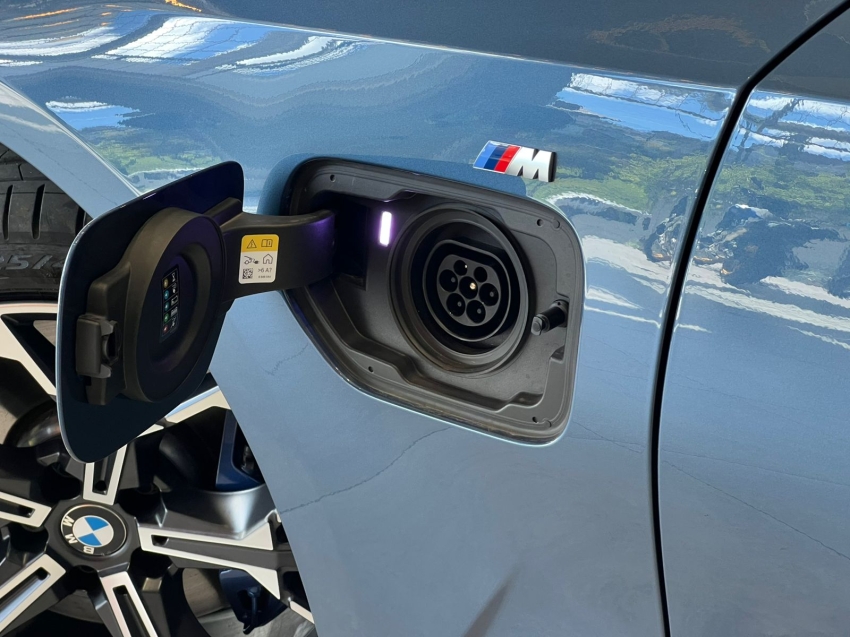 bmw 330e 2.0 16v turbo hibrido m sport automatico 4p 2025