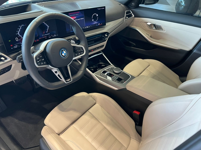 bmw 330e 2.0 16v turbo hibrido m sport automatico 4p 2025