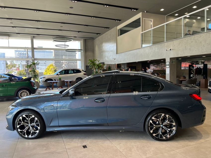 bmw 330e 2.0 16v turbo hibrido m sport automatico 4p 2025