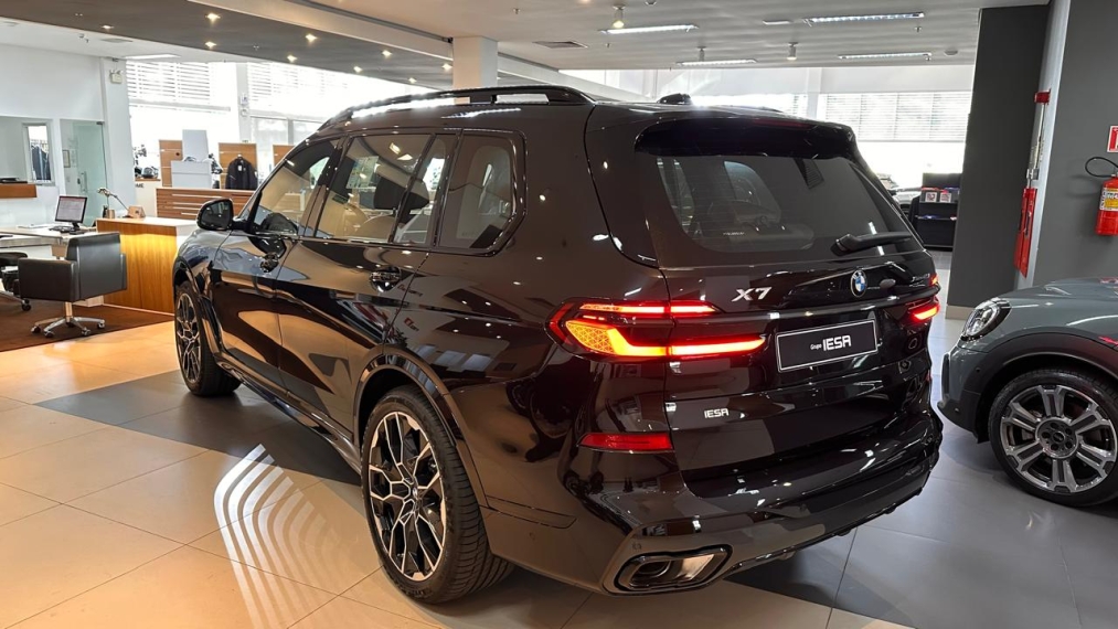 bmw x7 40i m sport 2026