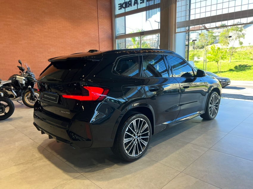 bmw x1 2.0 16v turbo gasolina sdrive20i m sport steptronic 5p automatico 2024