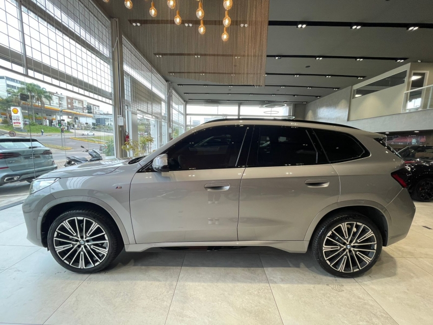 bmw x1 2.0 16v turbo gasolina sdrive20i m sport steptronic 5p automatico 2025