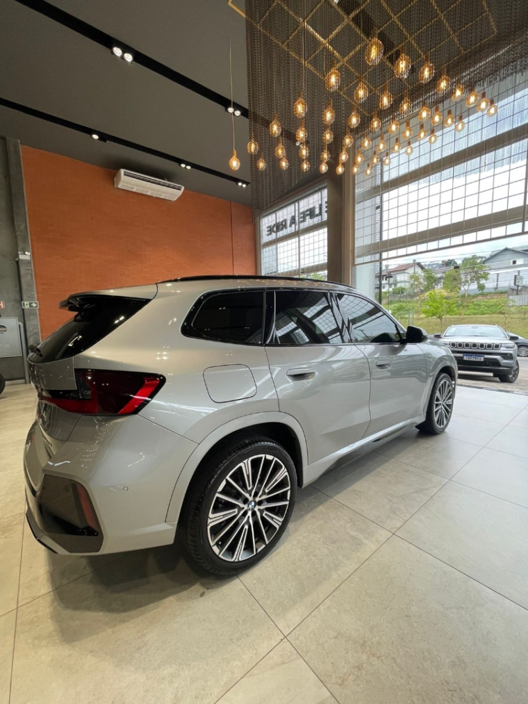 bmw x1 2.0 16v turbo gasolina sdrive20i m sport steptronic 5p automatico 2025