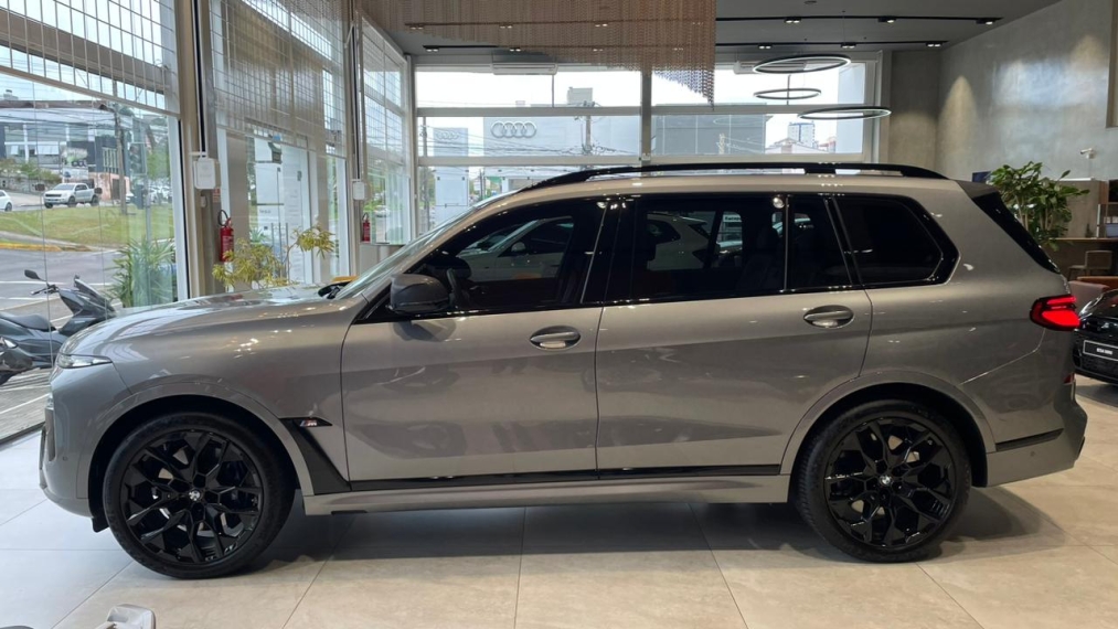 bmw x7 4.4 v8 gasolina m60i steptronic 5p automatico 20251 bmw x7 4.4 v8 gasolina m60i steptronic 5p automatico 20251