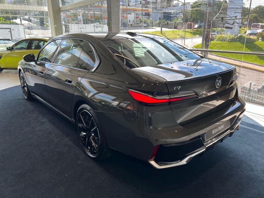bmw i7 eletrico xdrive60 m sport 5p automatico 202415 bmw i7 eletrico xdrive60 m sport 5p automatico 202415