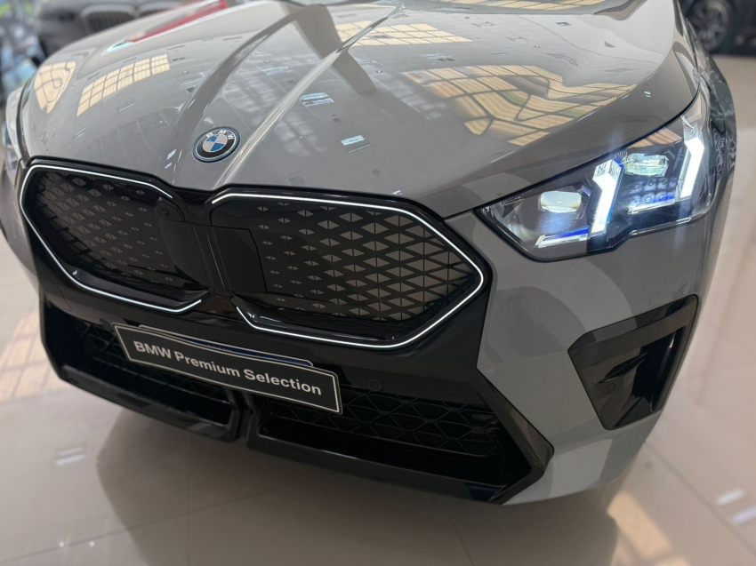 bmw ix2 64,8 kw eletrico xdrive30 m sport 4p automatico 20251