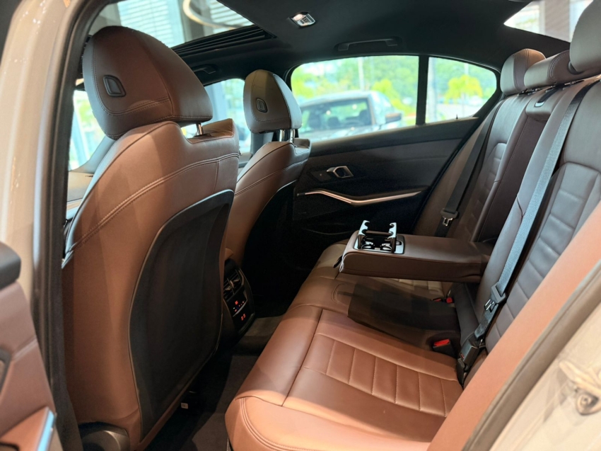 bmw 320i 2.0 16v turbo flex m sport automatico 4p 202514