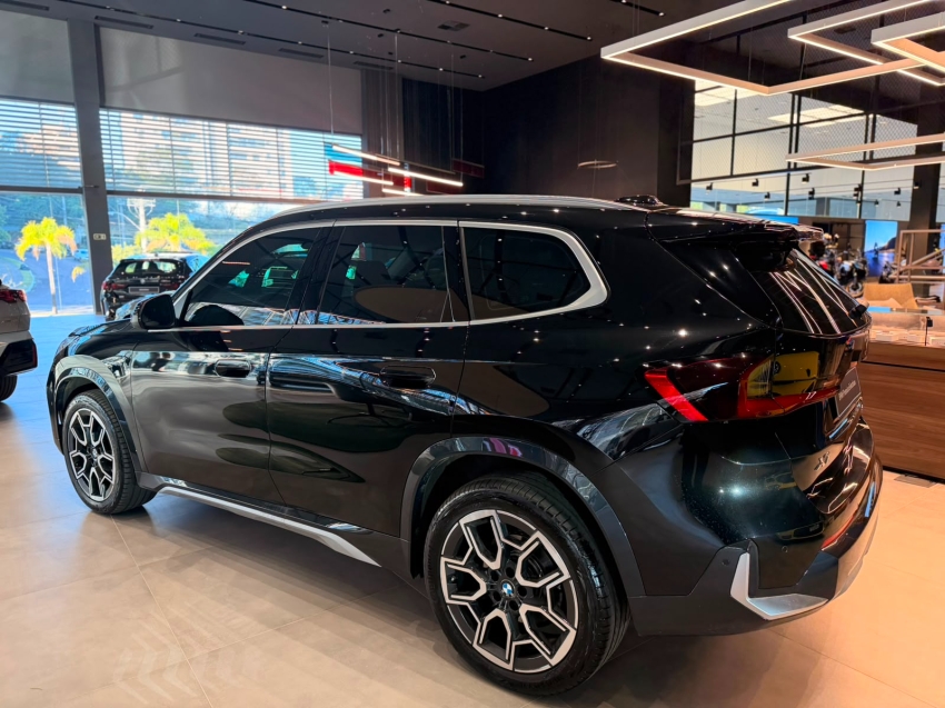 bmw x1 2.0 16v turbo gasolina sdrive20i x-line steptronic 5p automatico 20263