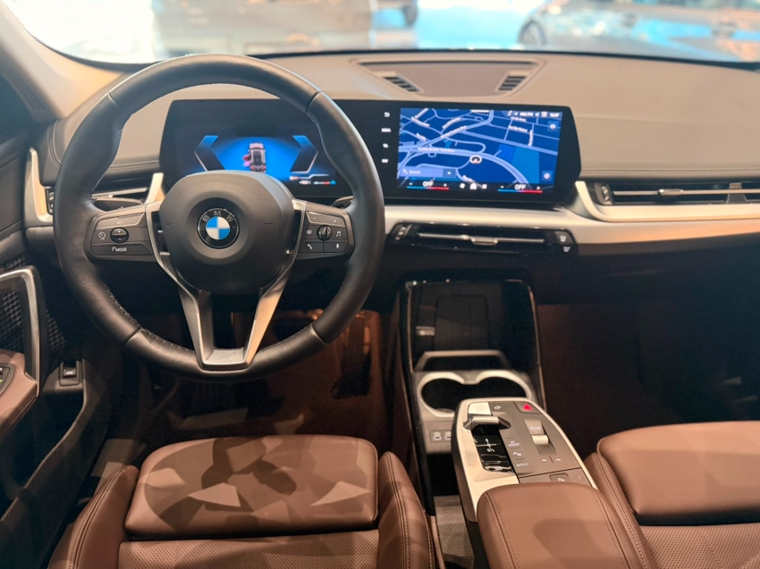 bmw x1 2.0 16v turbo gasolina sdrive20i x-line steptronic 5p automatico 202611