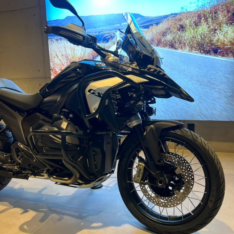 r1300gs triple black 2024 -8