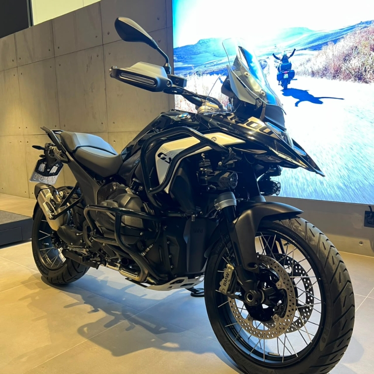 r1300gs triple black 2024 -5