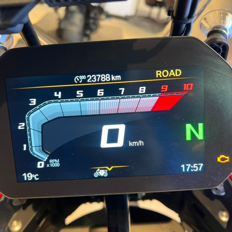 r1300gs a plus -4