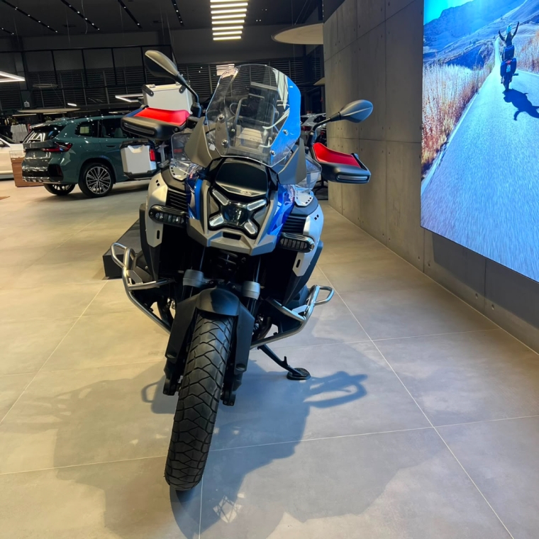 r1300gs adventure trophy 2025 -3