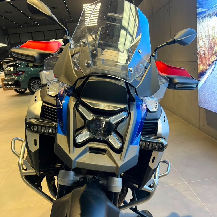 r1300gs adventure trophy 2025 -4