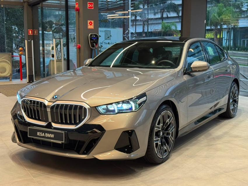 bmw 530e 2.0 twinpower phev m sport automatico eletrico 5p 2026