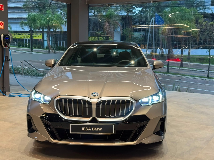 bmw 530e 2.0 twinpower phev m sport automatico eletrico 5p 20261