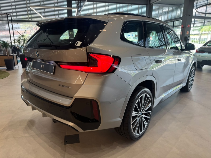 bmw x1 2.0 16v turbo gasolina sdrive20i m sport steptronic 1.9 5p automatico 20275