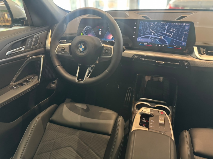 bmw x1 2.0 16v turbo gasolina sdrive20i m sport steptronic 1.9 5p automatico 202710