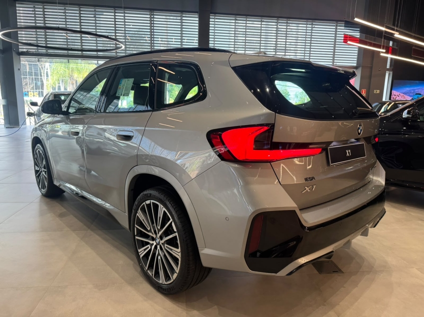 bmw x1 2.0 16v turbo gasolina sdrive20i m sport steptronic 1.9 5p automatico 20274