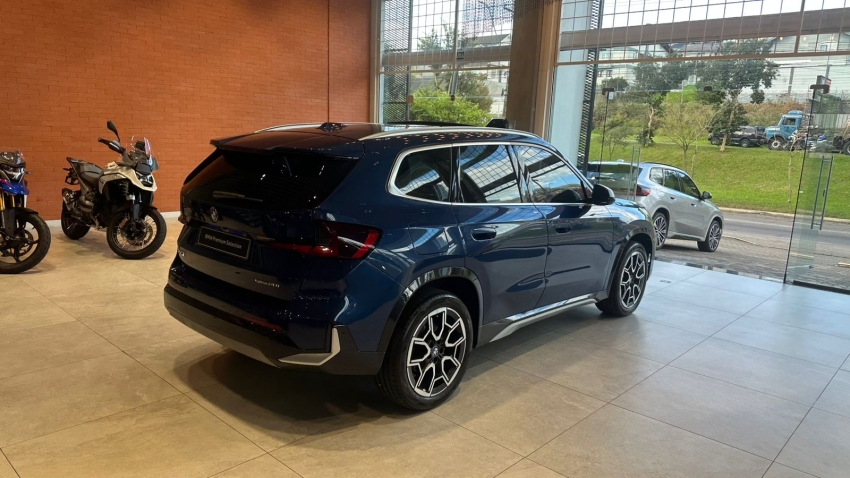 bmw x1 2.0 16v turbo gasolina sdrive20i x-line steptronic 5p automatico 20233