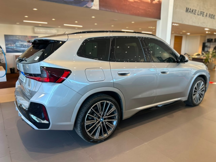 bmw ix1 eletrico xdrive30 m sport 4p automatico 20255