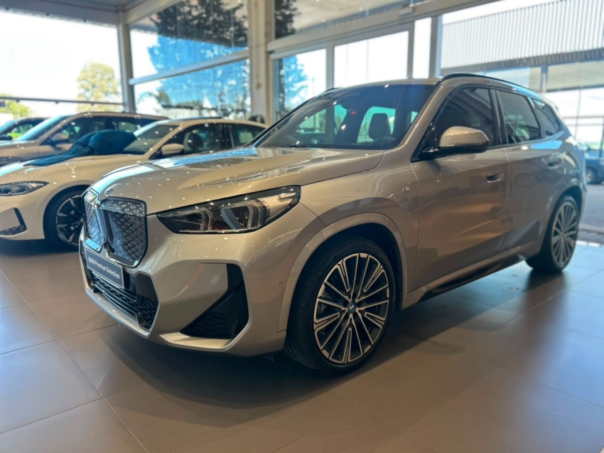 bmw ix1 eletrico xdrive30 m sport 4p automatico 2025