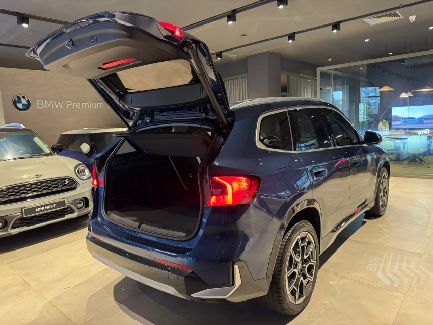 bmw x1 2.0 16v turbo gasolina sdrive20i x-line steptronic 5p automatico 20256