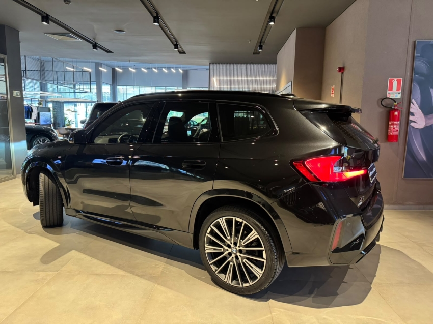 bmw x1 2.0 16v turbo gasolina sdrive20i m sport steptronic 5p automatico 20235